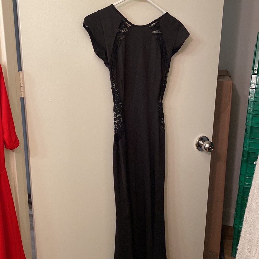 Glamorous!! TFNC lace maxi/gown. New Year’s Eve, prom, gala and more !!! - Picture 14 of 15